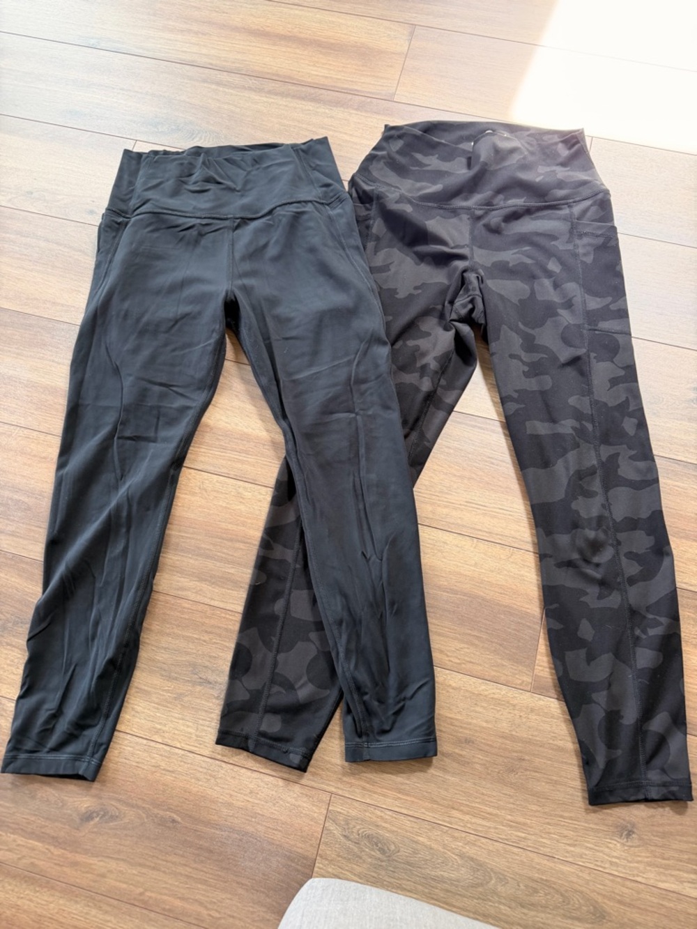 Womens Large 2 pack BUTTERY SOFT Leggings w/ POCKETS –Solid Black and Black Camo